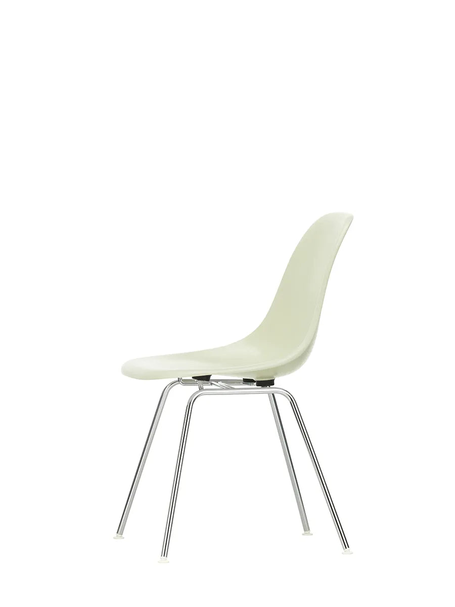 Eames Fiberglass Chair DSX, krom fra Vitra