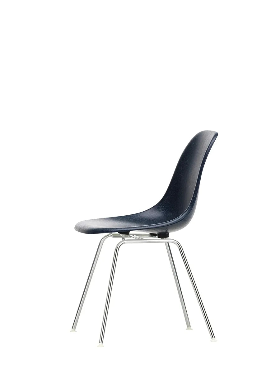 Eames Fiberglass Chair DSX, krom fra Vitra