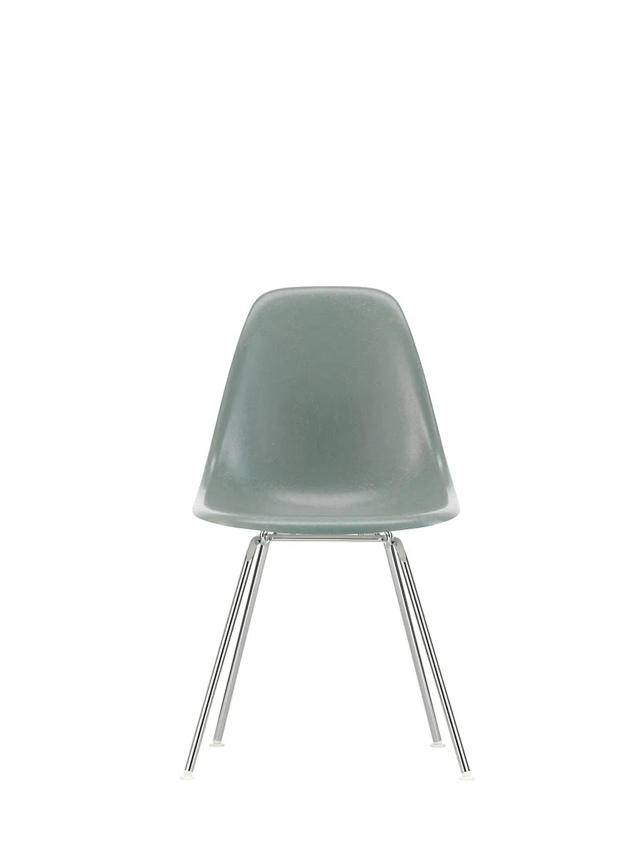 Eames Fiberglass Chair DSX, krom fra Vitra