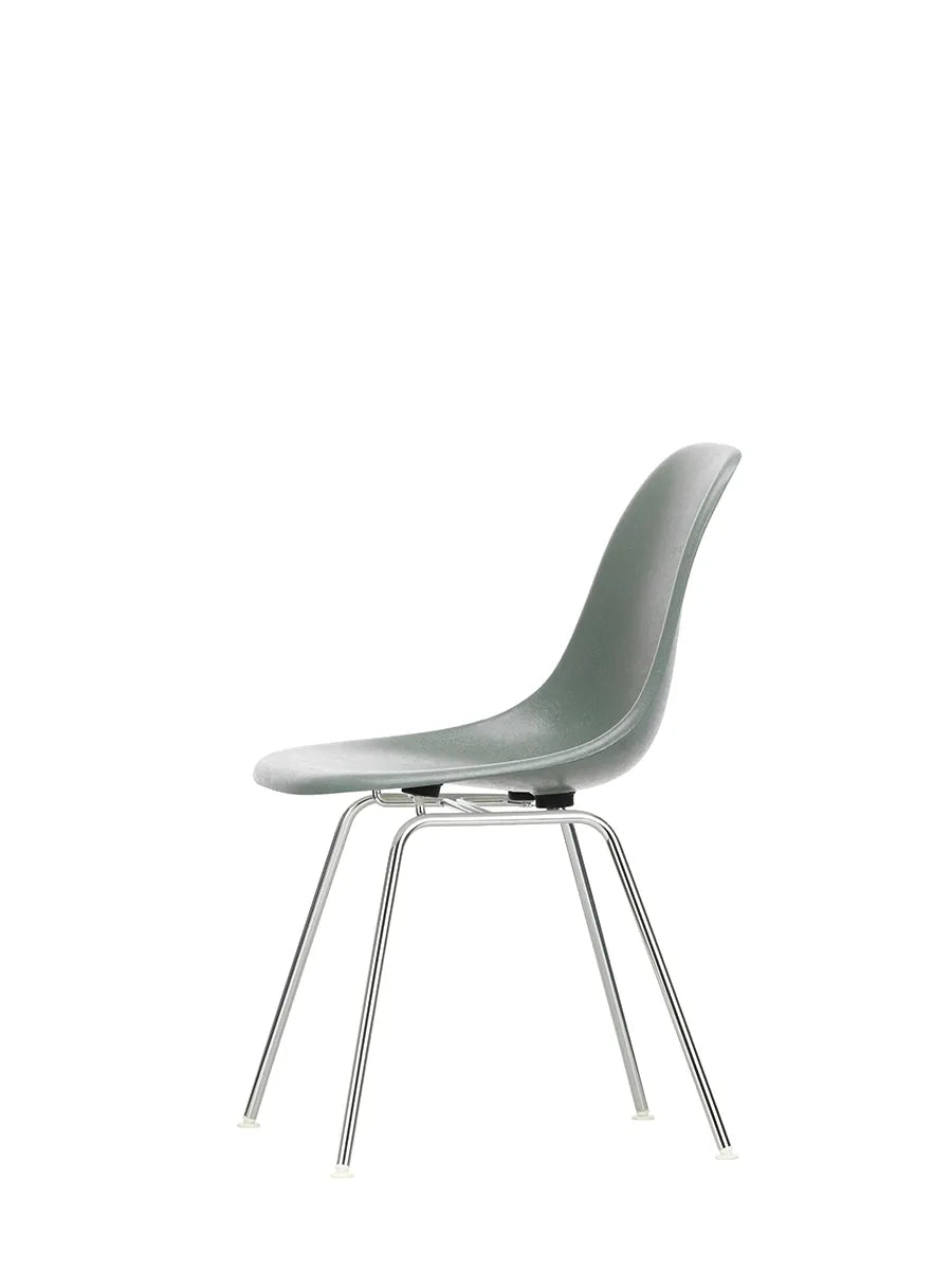 Eames Fiberglass Chair DSX, krom fra Vitra