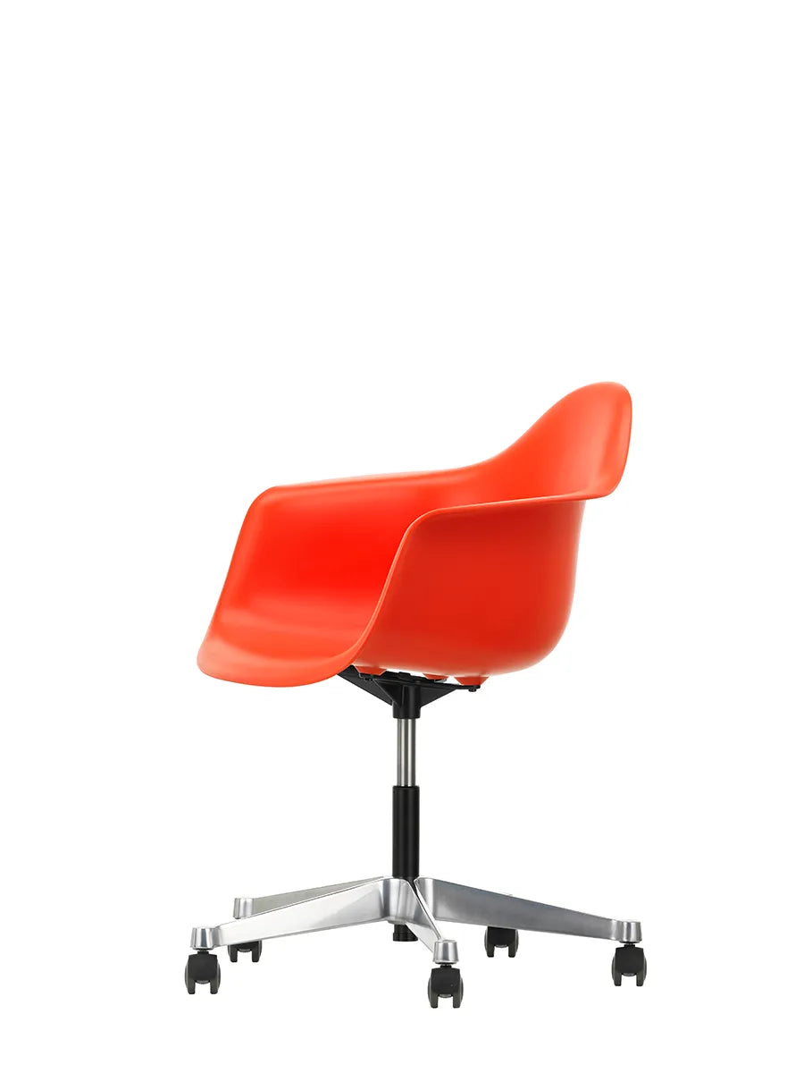Eames Plastic Armchair PACC fra Vitra