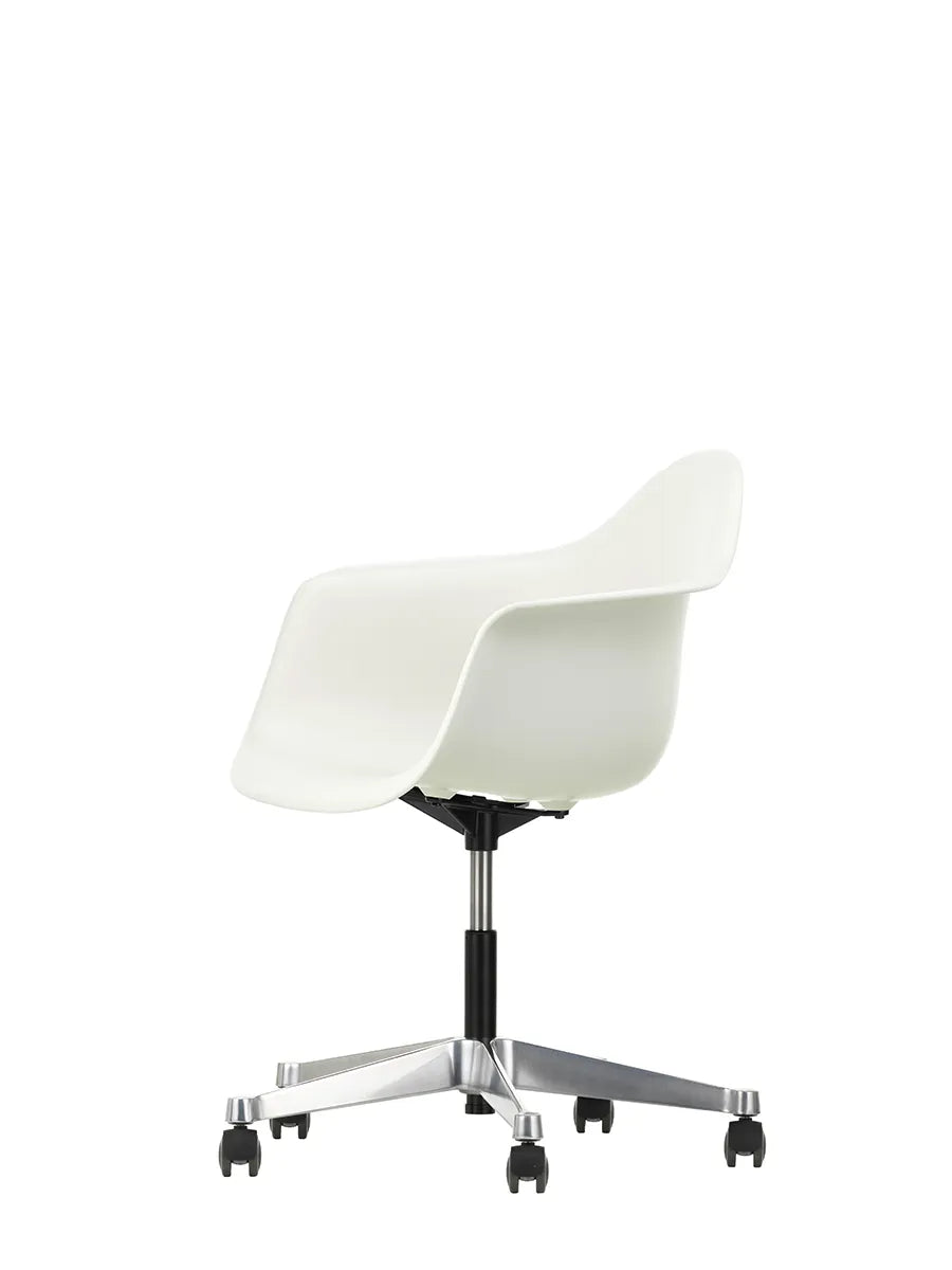 Eames Plastic Armchair PACC fra Vitra