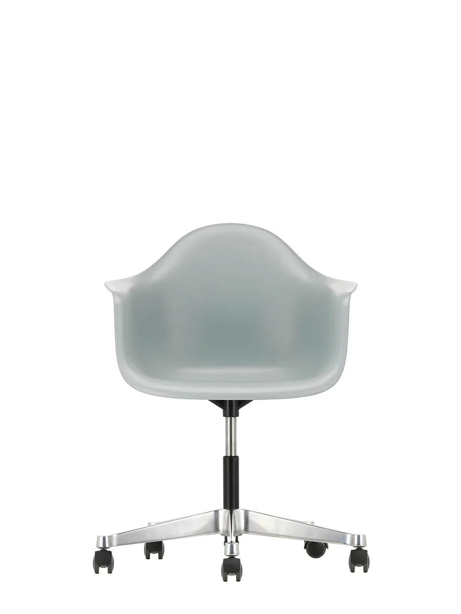 Eames Plastic Armchair PACC fra Vitra