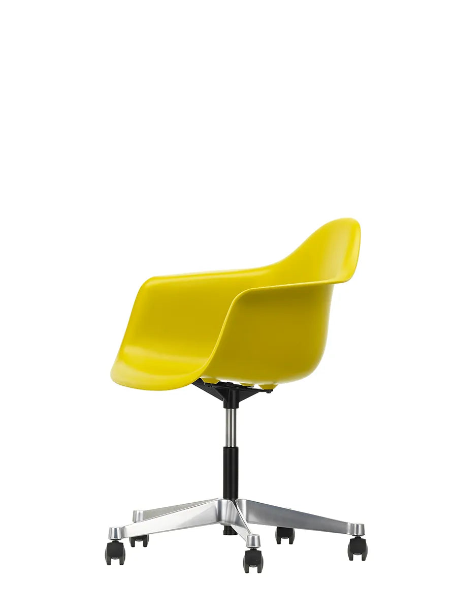 Eames Plastic Armchair PACC fra Vitra