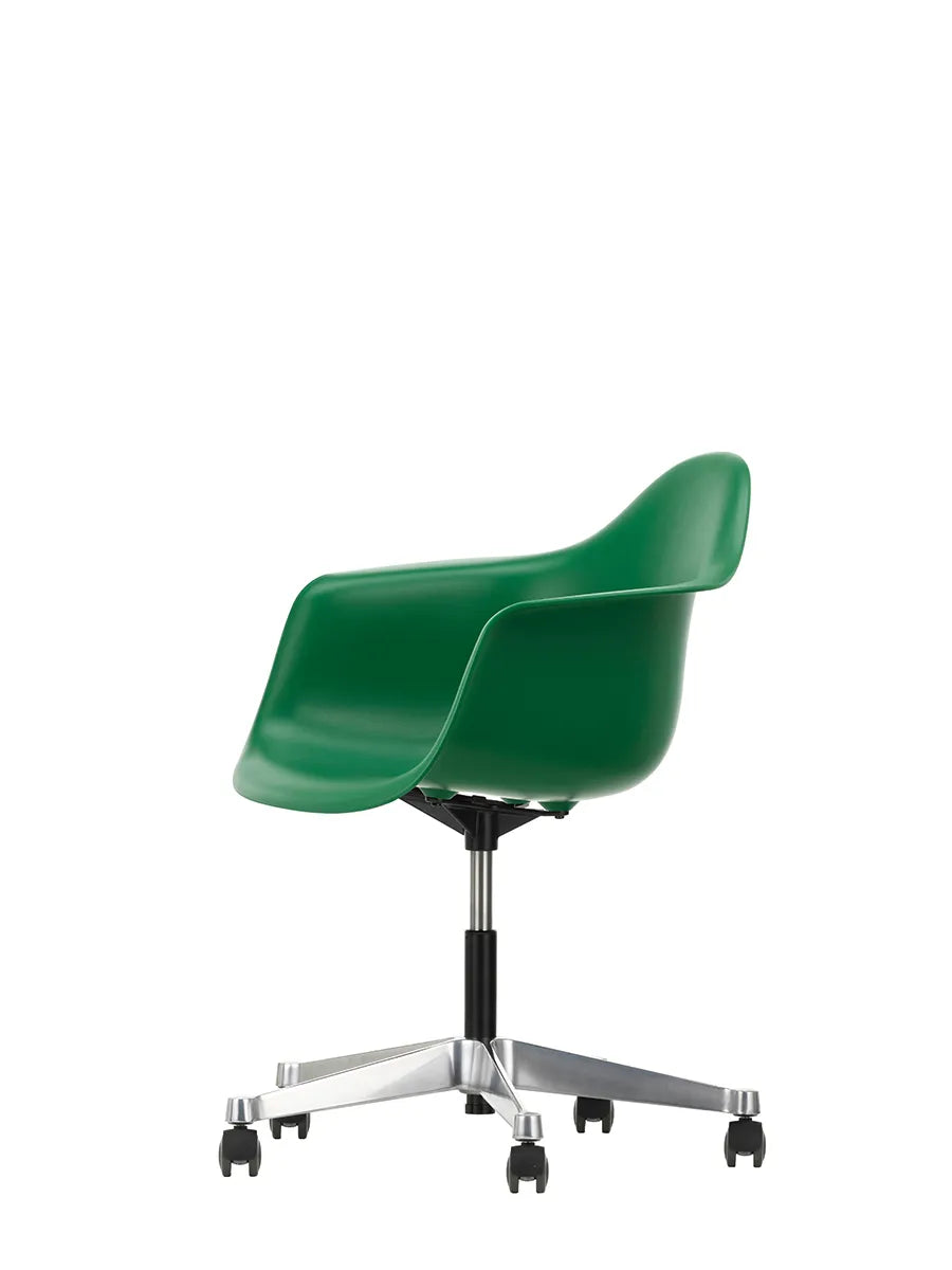 Eames Plastic Armchair PACC fra Vitra