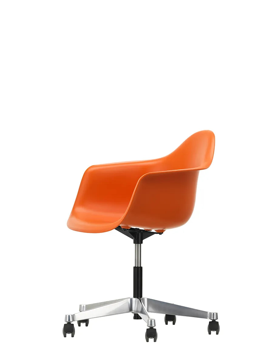 Eames Plastic Armchair PACC fra Vitra