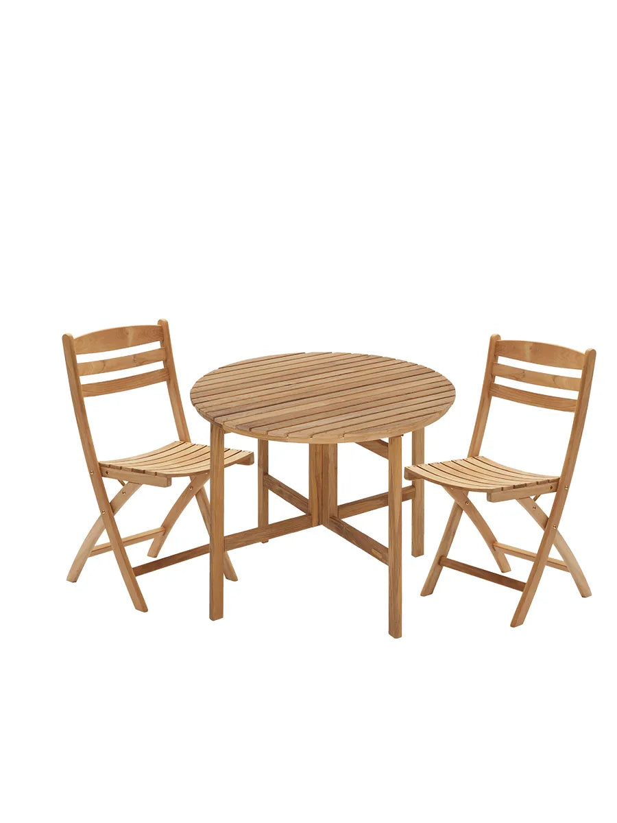 Skagerak Selandia Sæt, 2 stole og Ø 94 bord fra Fritz Hansen