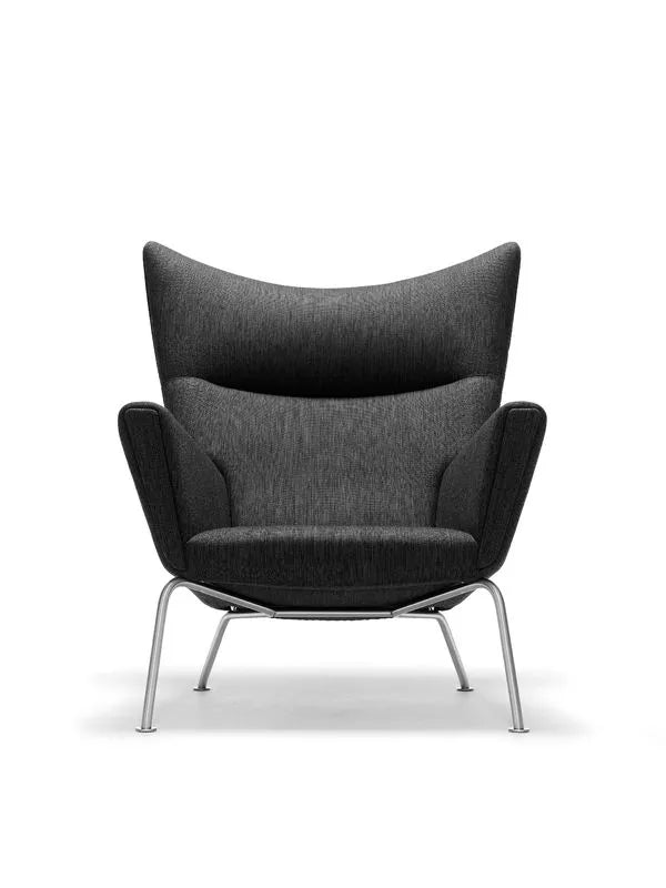 CH445 Wing Chair af Hans J. Wegner - 1 - Jacobsen Plus
