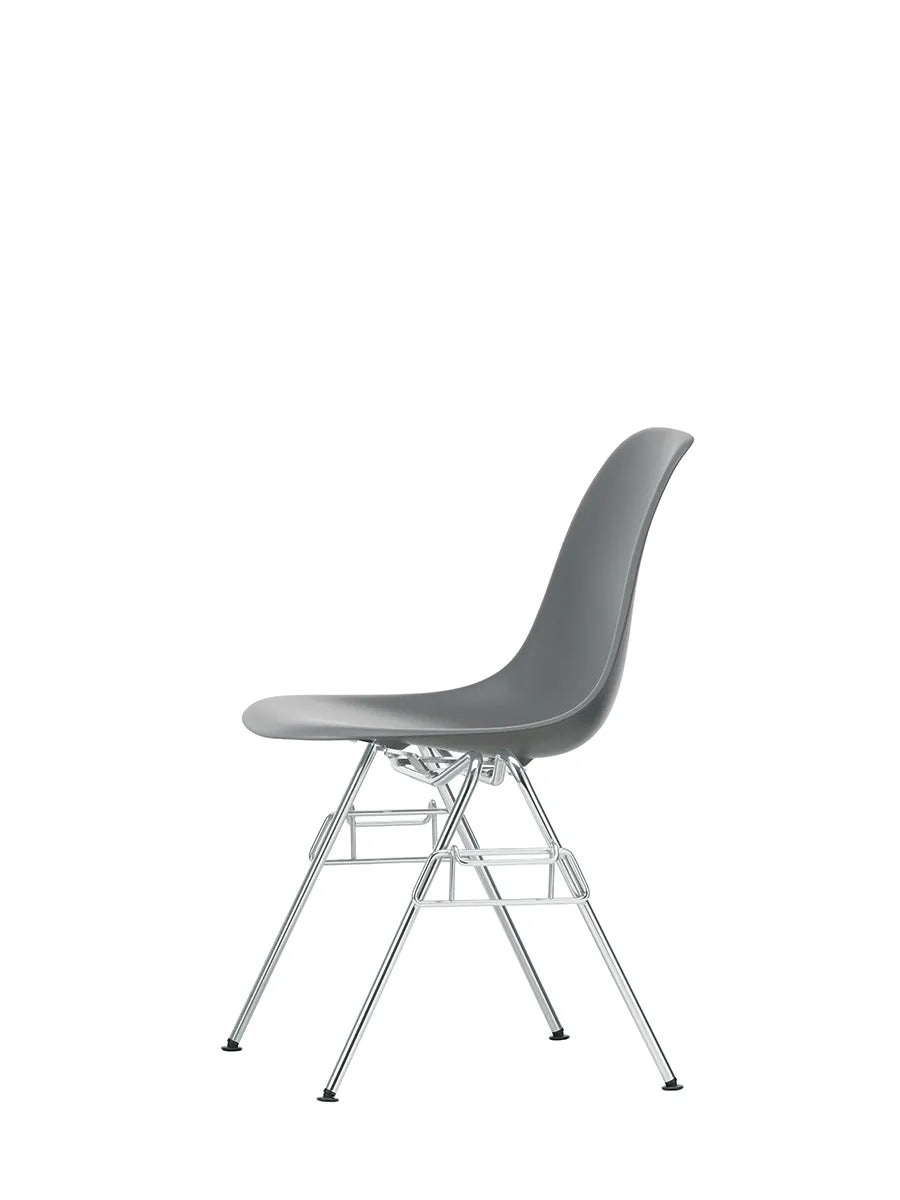 Eames Plastic Side Chair DSS, stabelbar fra Vitra - 18 - Jacobsen Plus