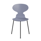 3100 Myren med 3 ben, sort stel af Arne Jacobsen - Farvet finér - Ask - Lavender Blue (815) - Jacobsen Plus