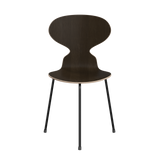 3100 Myren med 3 ben, sort stel af Arne Jacobsen - Klar lakeret finér - Eg - Mørkbejdset - Jacobsen Plus