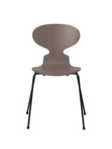 3101 Myren Stol i farvet ask af Arne Jacobsen - Deep Clay / Sort - Jacobsen Plus