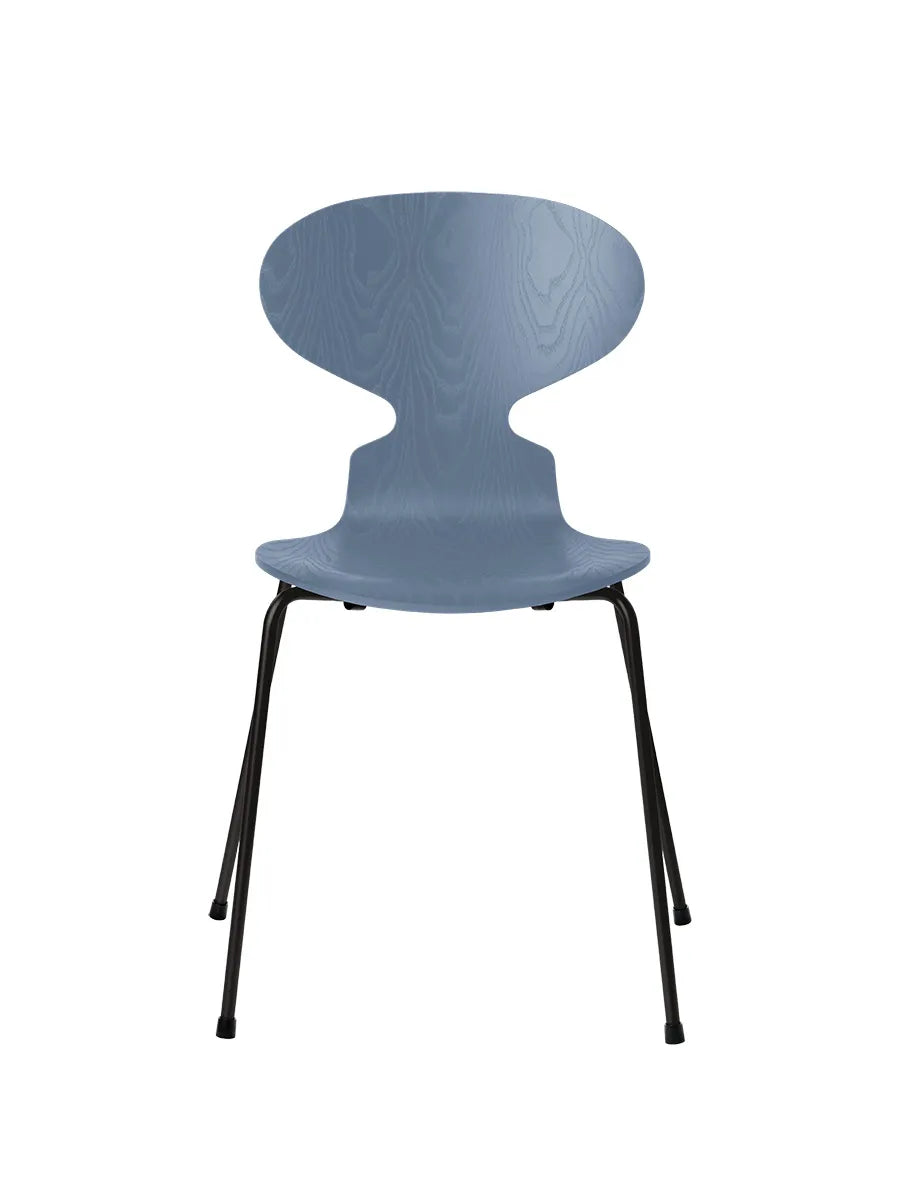 3101 Myren Stol i farvet ask af Arne Jacobsen - Dusk Blue / Sort - Jacobsen Plus