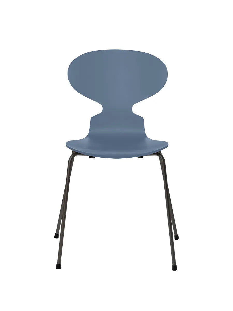 3101 Myren Stol lakeret af Arne Jacobsen - Dusk Blue / Warm Graphite - Jacobsen Plus