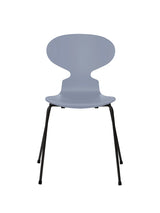 3101 Myren Stol lakeret af Arne Jacobsen - Lavender Blue / Sort - Jacobsen Plus