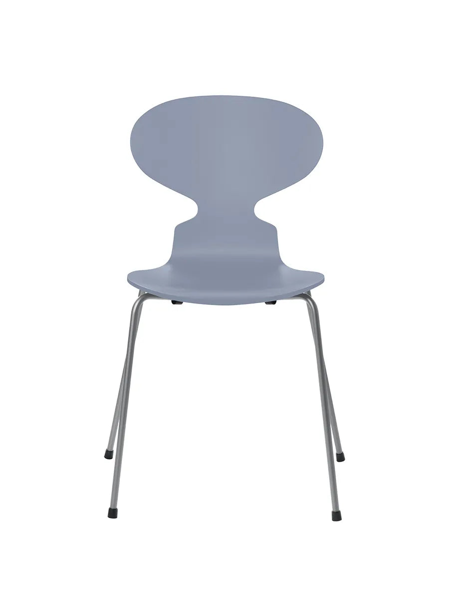 3101 Myren Stol lakeret af Arne Jacobsen