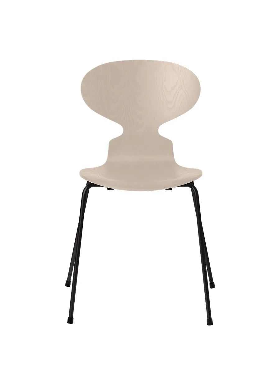 3101 Myren Stol i farvet ask af Arne Jacobsen - Light Beige / Sort - Jacobsen Plus