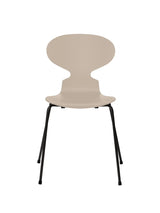 3101 Myren Stol lakeret af Arne Jacobsen - Light Beige / Sort - Jacobsen Plus