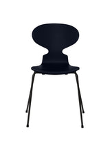 3101 Myren Stol lakeret af Arne Jacobsen - Midnight Blue / Sort - Jacobsen Plus
