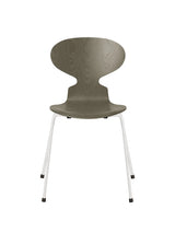 3101 Myren Stol i farvet ask af Arne Jacobsen - Olive Green / Hvid - Jacobsen Plus