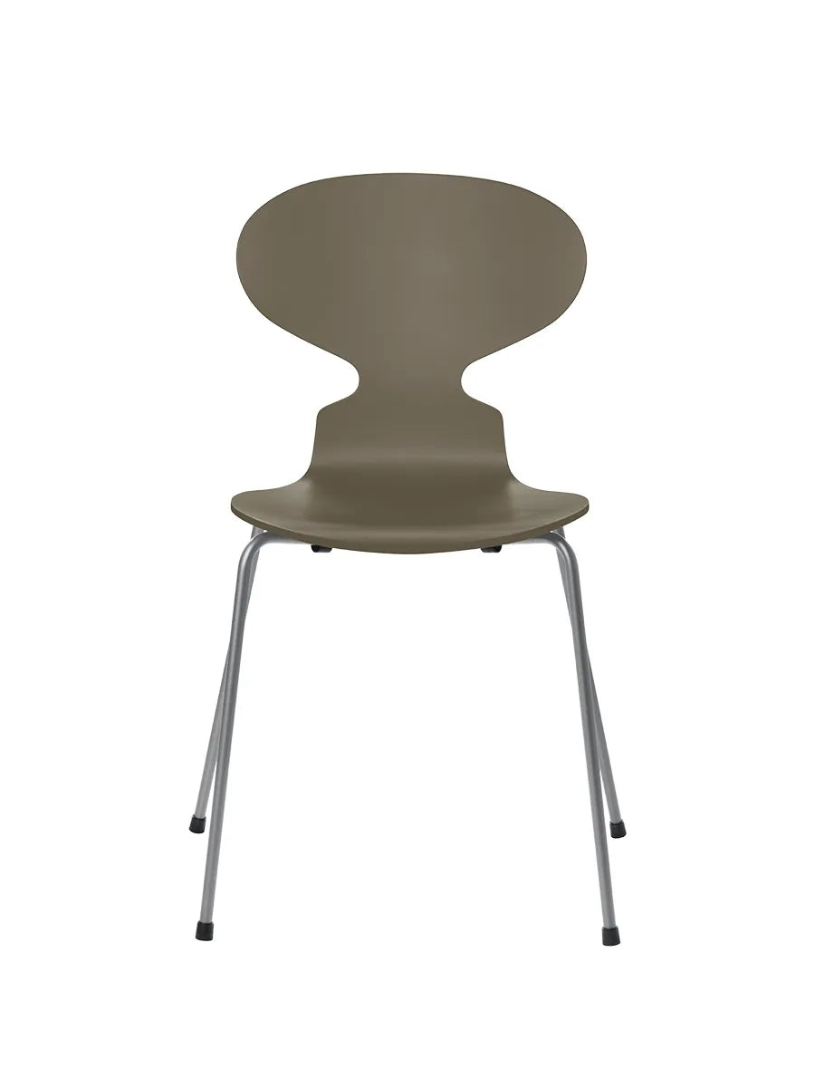 3101 Myren Stol lakeret af Arne Jacobsen
