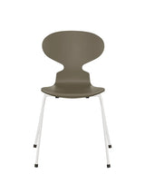 3101 Myren Stol lakeret af Arne Jacobsen - Olive Green / Hvid - Jacobsen Plus