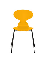 3101 Myren Stol lakeret af Arne Jacobsen - True Yellow / Sort - Jacobsen Plus