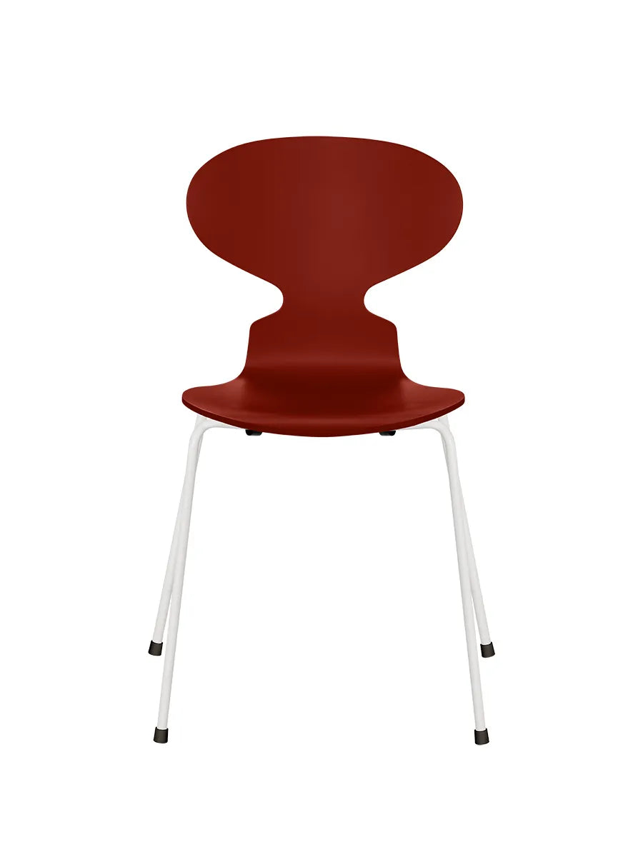 3101 Myren Stol lakeret af Arne Jacobsen - Venetian Red / Hvid - Jacobsen Plus