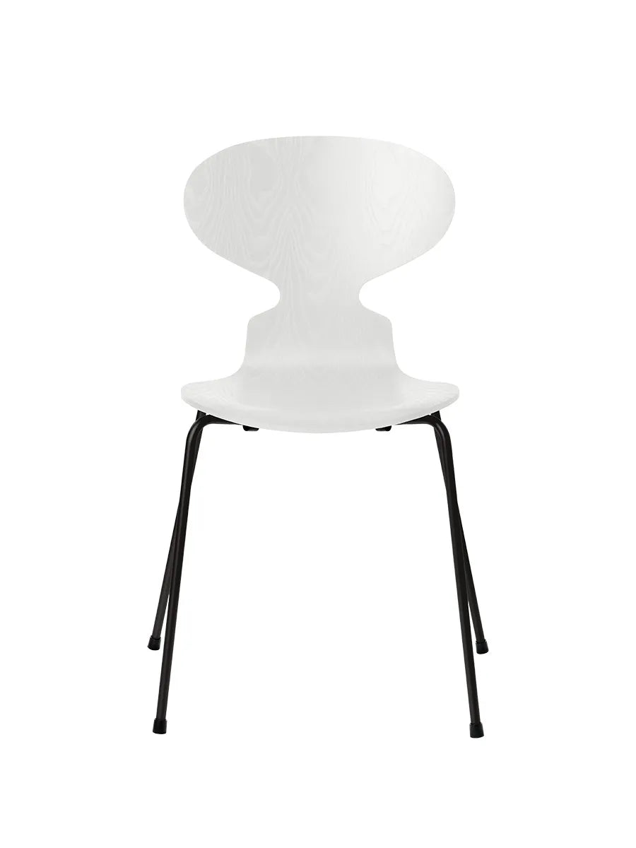 3101 Myren Stol i farvet ask af Arne Jacobsen - Hvid / Sort - Jacobsen Plus