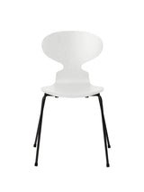 3101 Myren Stol i farvet ask af Arne Jacobsen - Hvid / Sort - Jacobsen Plus
