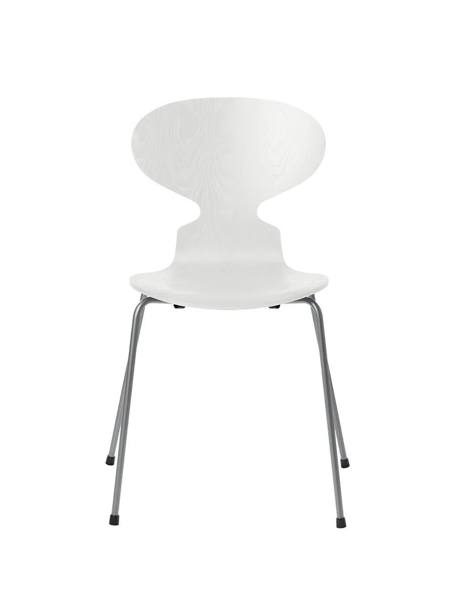 3101 Myren Stol i farvet ask af Arne Jacobsen - Hvid / Silver Grey - Jacobsen Plus