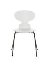3101 Myren Stol lakeret af Arne Jacobsen - Hvid / Warm Graphite - Jacobsen Plus