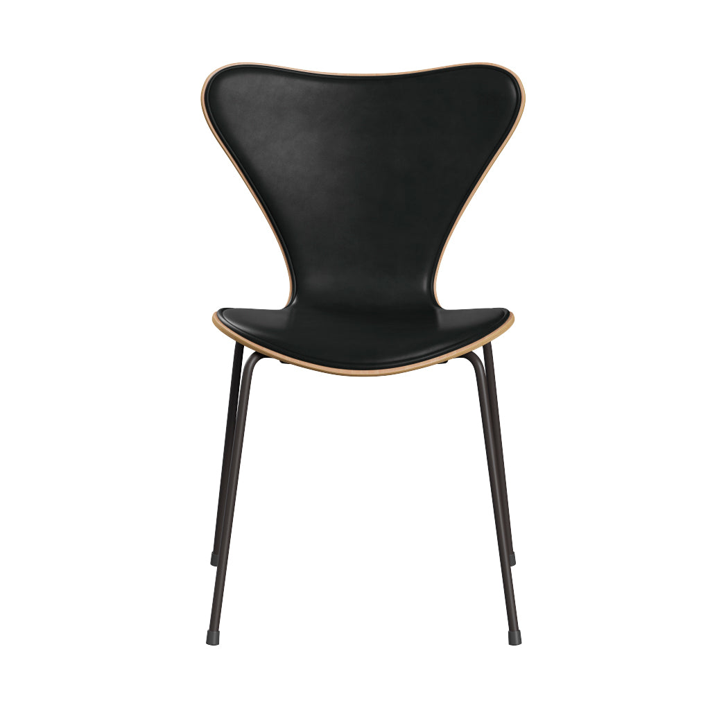 Fritz Hansen - 3107 stol, naturfiner og forsidepolstret i Grace læder - Bøg - Sort læder - Warm Graphite stel - Jacobsen Plus