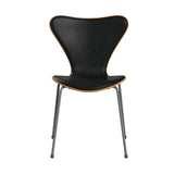 Fritz Hansen - 3107 stol, naturfiner og forsidepolstret i Grace læder - Kirsebær - Sort læder - Silver Grey stel - Jacobsen Plus