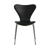 Fritz Hansen - 3107 stol, naturfiner og forsidepolstret i Grace læder - Mørkbejdset eg - Sort læder - Silver Grey stel - Jacobsen Plus