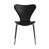Fritz Hansen - 3107 stol, naturfiner og forsidepolstret i Grace læder - Mørkbejdset eg- Sort læder - Warm Graphite stel - Jacobsen Plus