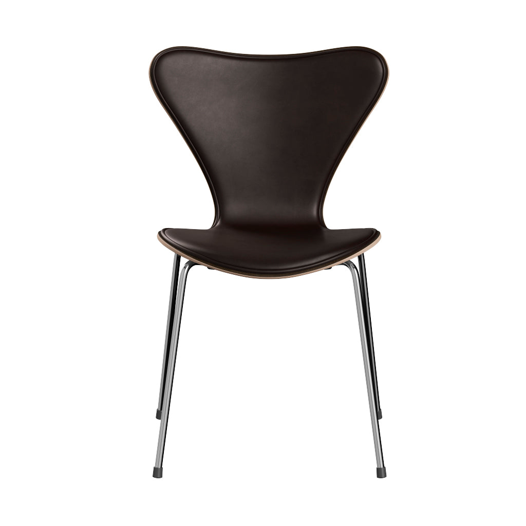 Fritz Hansen - 3107 stol, naturfiner og forsidepolstret i Grace læder - Mørkbejdset eg - Mørk brun læder - Krom stel - Jacobsen Plus