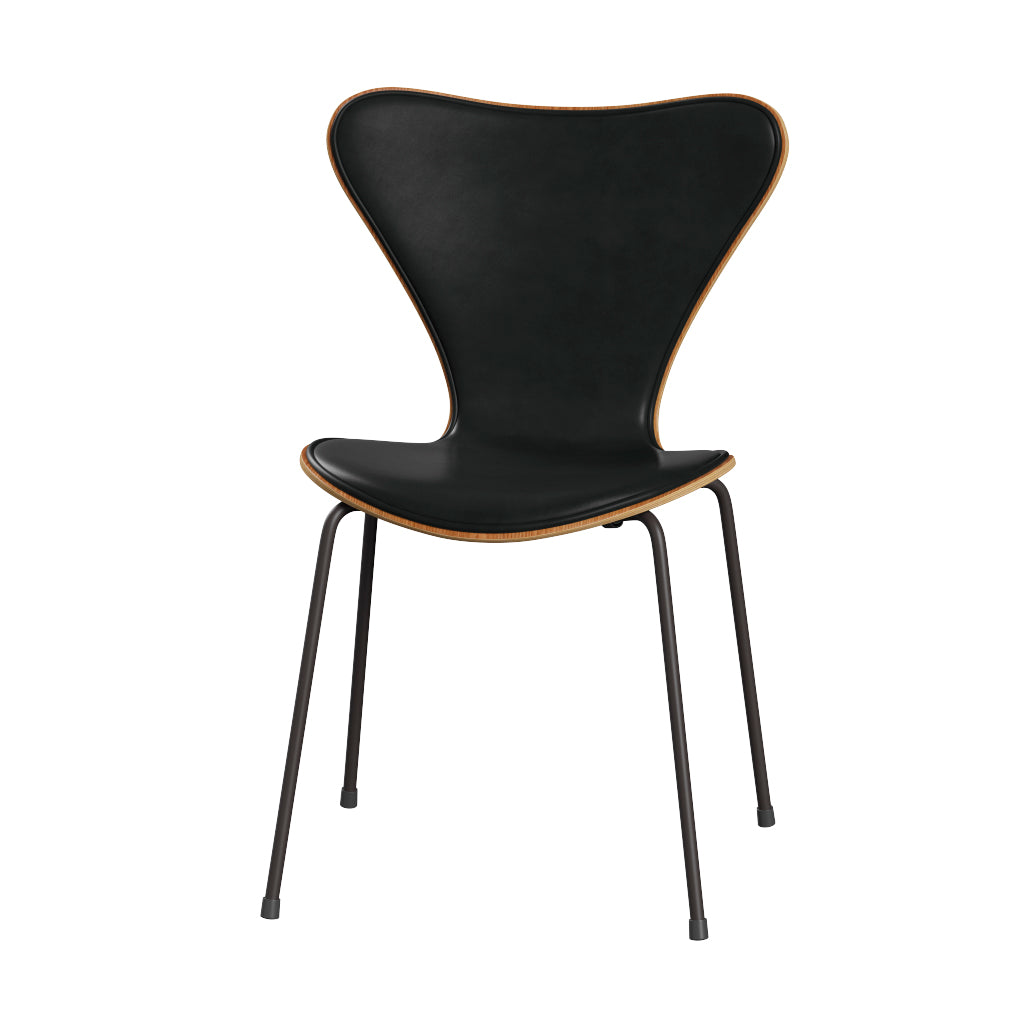 Fritz Hansen - 3107 stol, naturfiner og forsidepolstret i Grace læder - Elm - Sort læder - Warm Graphite stel - Jacobsen Plus