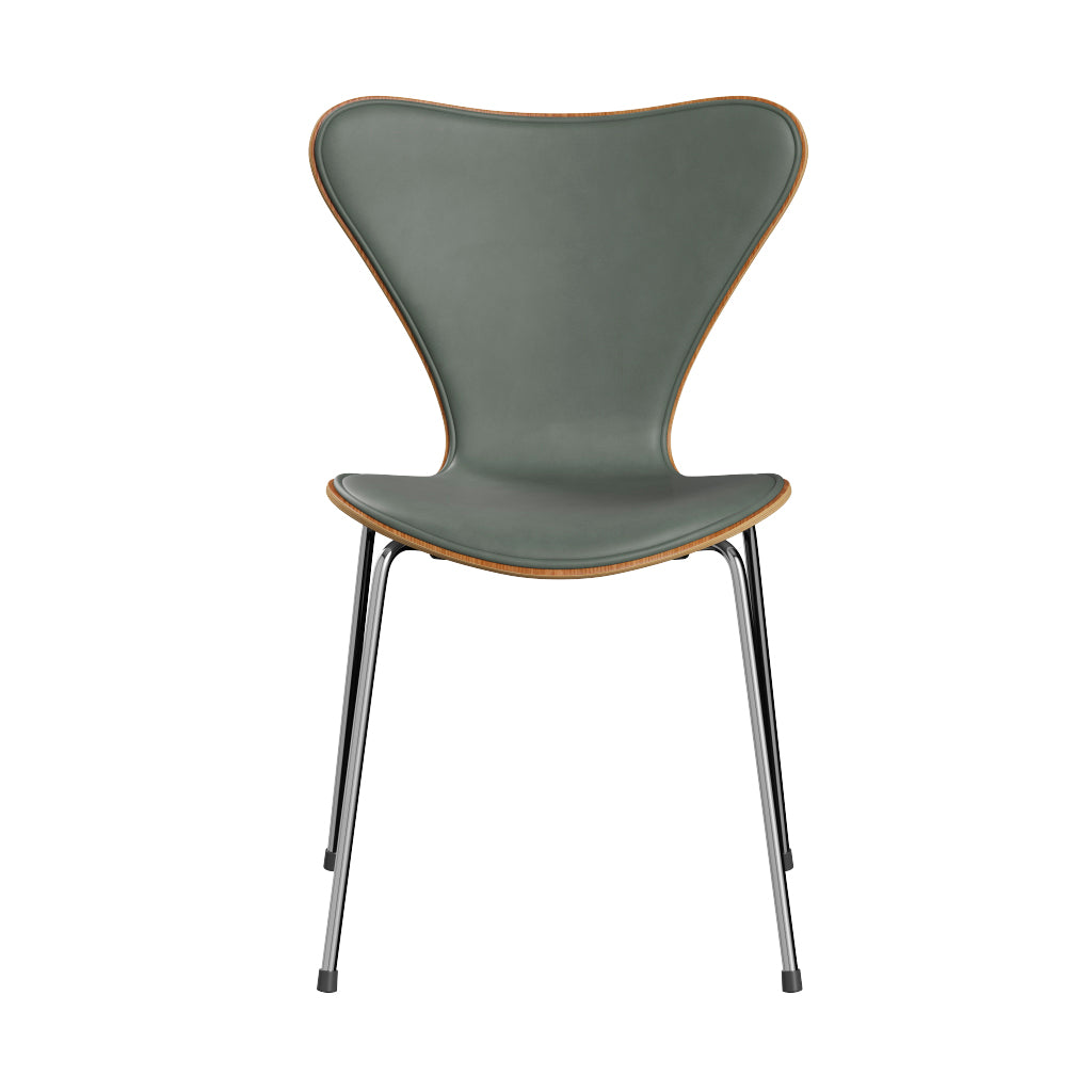 Fritz Hansen - 3107 stol, naturfiner og forsidepolstret i Grace læder - Elm - Concrete Grey læder - Krom stel - Jacobsen Plus