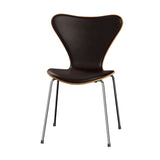 Fritz Hansen - 3107 stol, naturfiner og forsidepolstret i Grace læder - Elm - Mørk brun læder - Krom stel - Jacobsen Plus