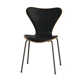 Fritz Hansen - 3107 stol, naturfiner og forsidepolstret i Grace læder - Eg- Sort læder - Brown Bronze stel - Jacobsen Plus