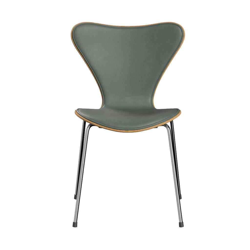 Fritz Hansen - 3107 stol, naturfiner og forsidepolstret i Grace læder - Eg - Concrete Grey læder - Krom stel - Jacobsen Plus