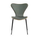 Fritz Hansen - 3107 stol, naturfiner og forsidepolstret i Grace læder - Eg - Concrete Grey læder - Warm Graphite stel - Jacobsen Plus