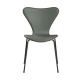 Fritz Hansen - 3107 stol, naturfiner og forsidepolstret i Grace læder - Valnød - Concrete Grey læder - Warm Graphite stel - Jacobsen Plus