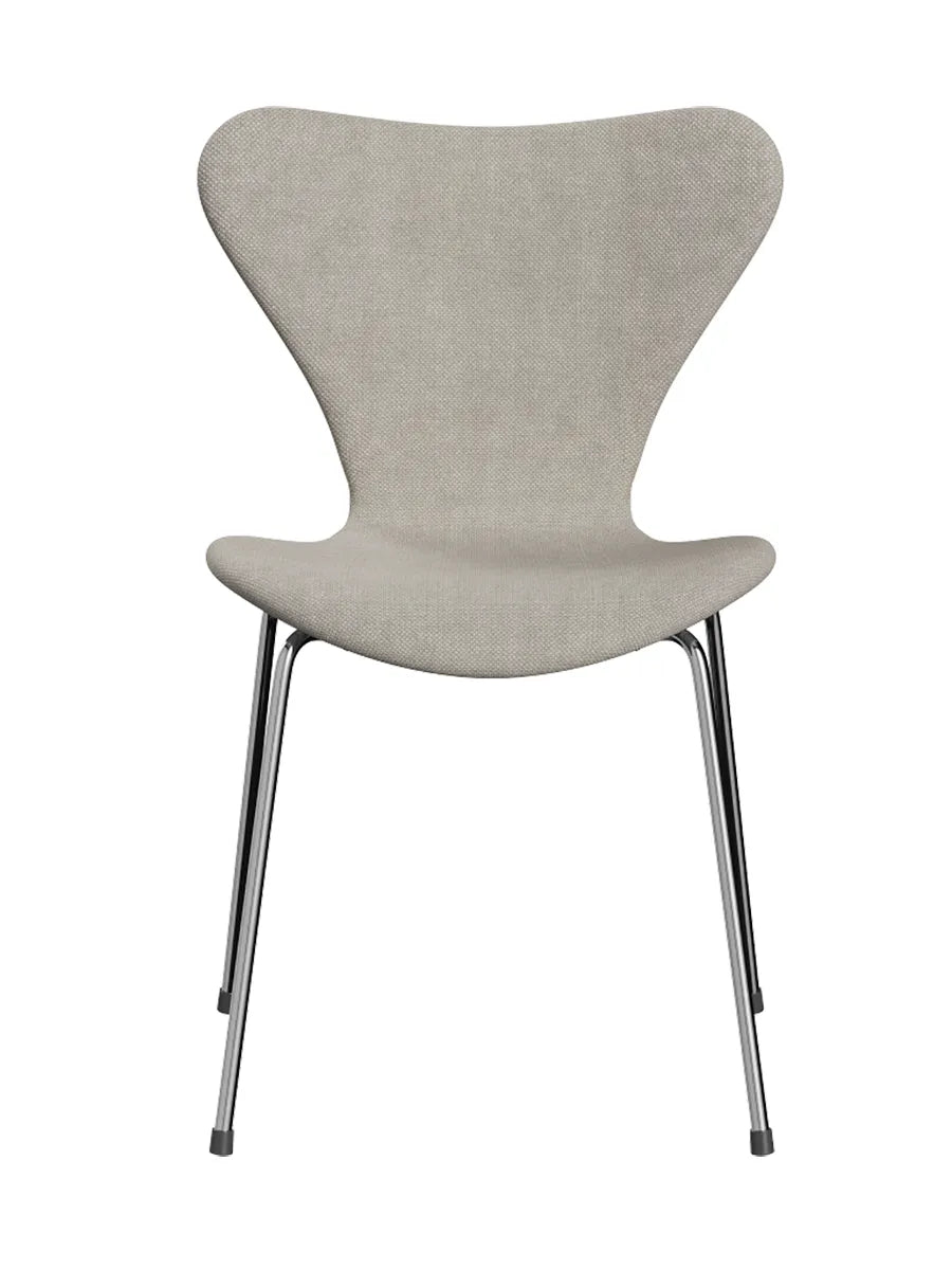 3107 Serie 7, fuldpolstret af Arne Jacobsen - Hallingdal / 103 Lysgrå - Jacobsen Plus