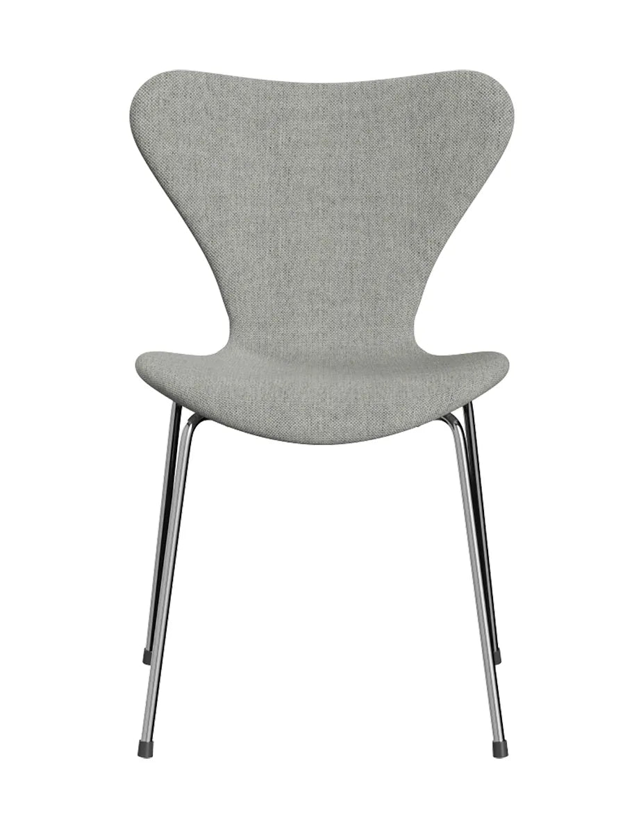 3107 Serie 7, fuldpolstret af Arne Jacobsen - Hallingdal / 110 Hvid-grå - Jacobsen Plus
