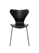 3107 Serie 7 stol i farvet ask af Arne Jacobsen - Sort / Brown Bronze - Jacobsen Plus