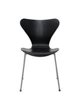 3107 Serie 7 stol i farvet ask af Arne Jacobsen - Sort / Silver Grey - Jacobsen Plus
