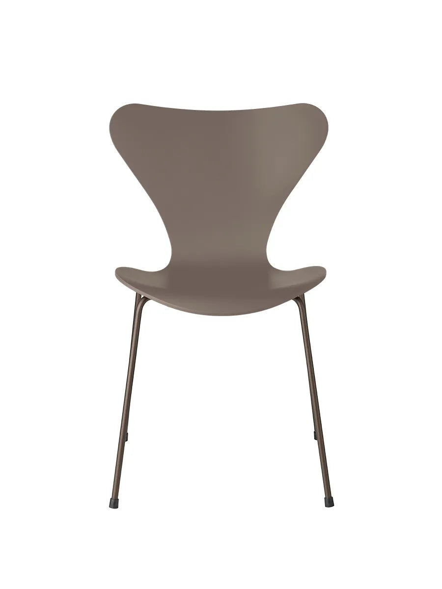 3107 Serie 7 stol lakeret af Arne Jacobsen - Deep Clay / Brown Bronze - Jacobsen Plus
