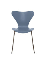 3107 Serie 7 stol i farvet ask af Arne Jacobsen - Dusk Blue / Brown Bronze - Jacobsen Plus